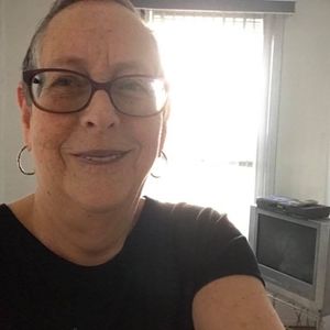 Meet your Posher, Hilary